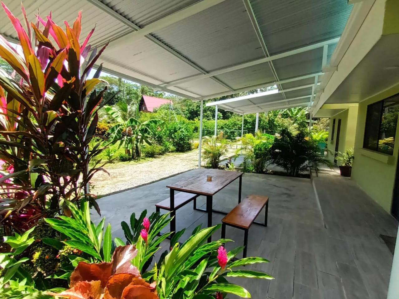 Serenity Houses Cahuita Exterior foto